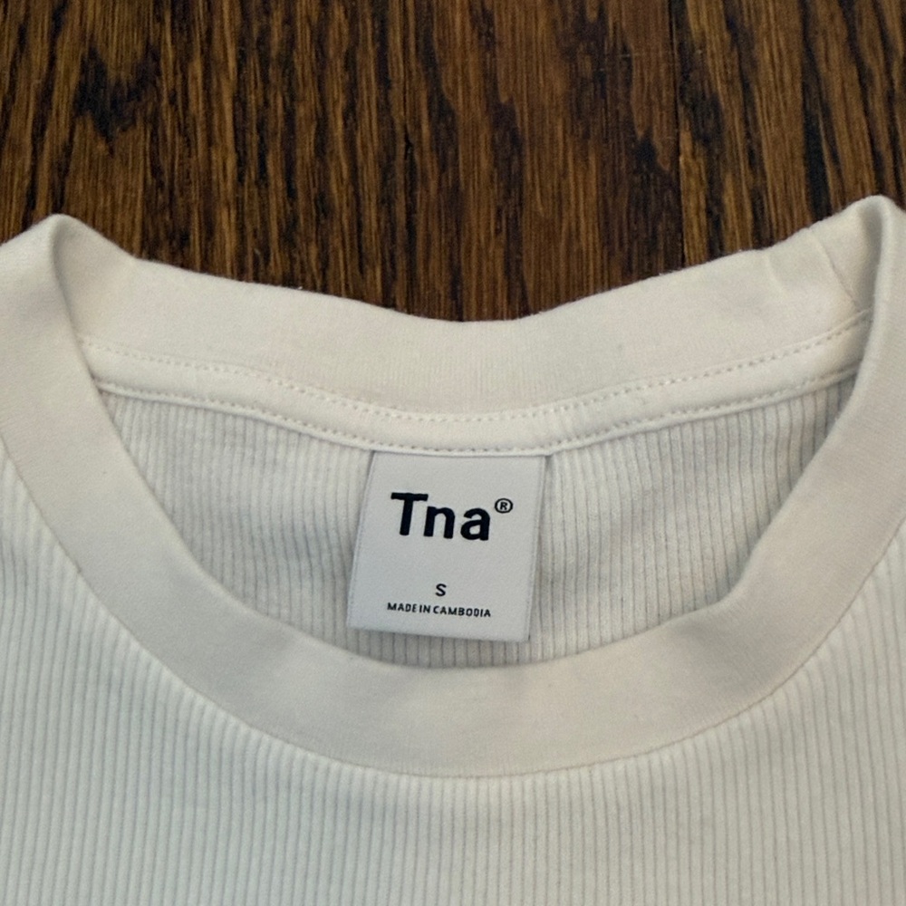 TNA Ribbed Cropped T-shirt - Picture 2 of 8